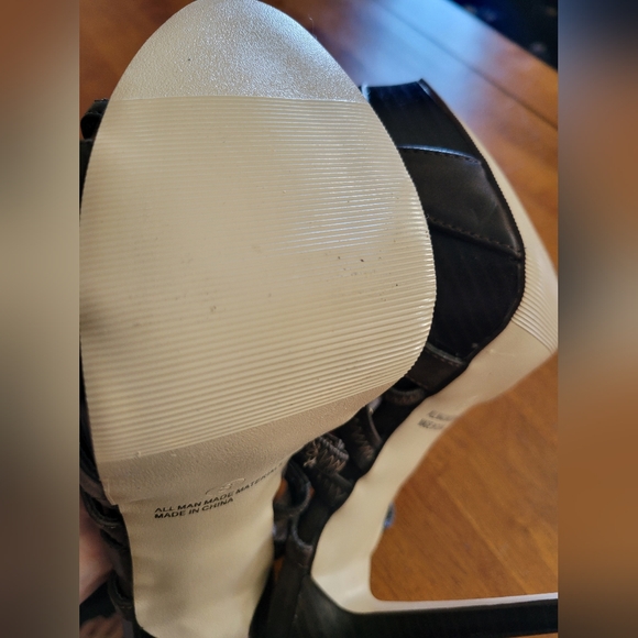 Shi by Journeys strappy  platform spike heels - Picture 10 of 16